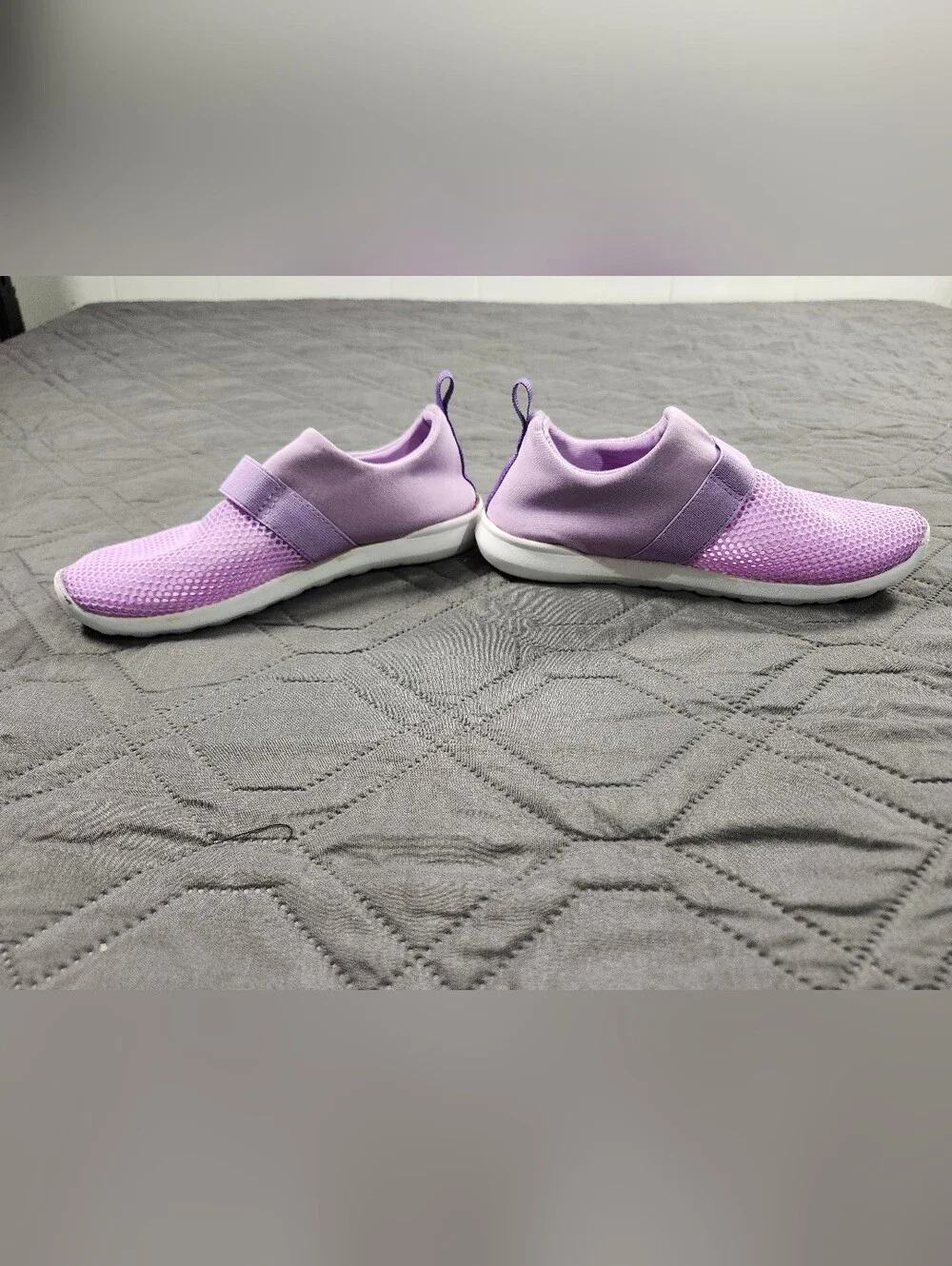 Kids Lavender Slip-On Mesh Sneakers